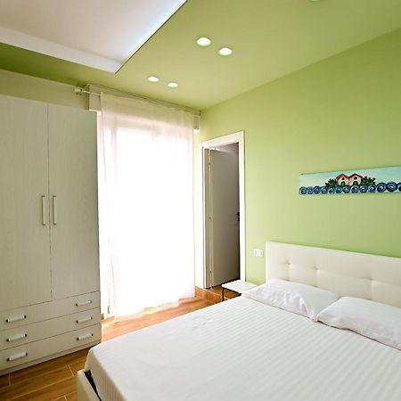 לוקרי Kore Suites&Apartments מראה חיצוני תמונה