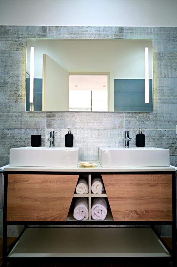 לוקרי Kore Suites&Apartments מראה חיצוני תמונה