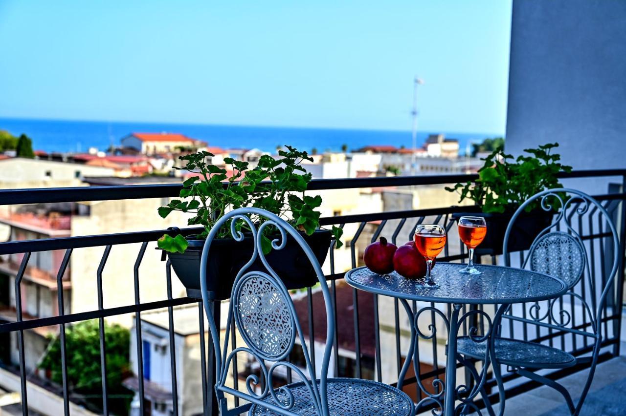 לוקרי Kore Suites&Apartments מראה חיצוני תמונה